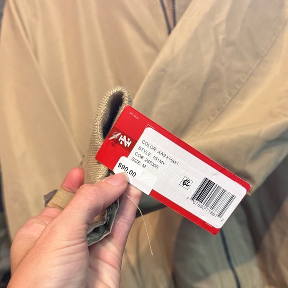 IZOD • NWT $90 Men's Beige Windbreaker Jacket - Picture 3 of 3